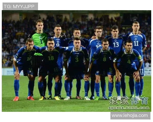 重庆足球队状态分析与未来展望聚焦球队表现与战术调整 重庆足球队状态分析与未来展望聚焦球队表现与战术调整